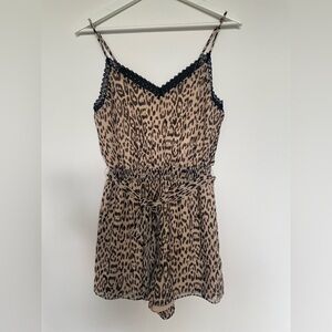Guess jumpsuit short with adjustable straps